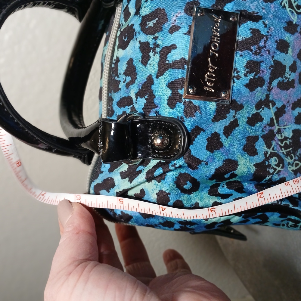 Betsey Johnson Blue Leopard Mini Messenger Roll Bag Glossy Finish & Bow - Picture 10 of 11